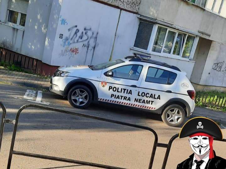 Mariana si divele de la Politia Locala Piatra Neamt care o freaca la rece…