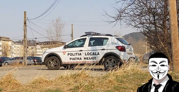 Orfanii de la Locala care stau pe telefoane in timpul serviciului!