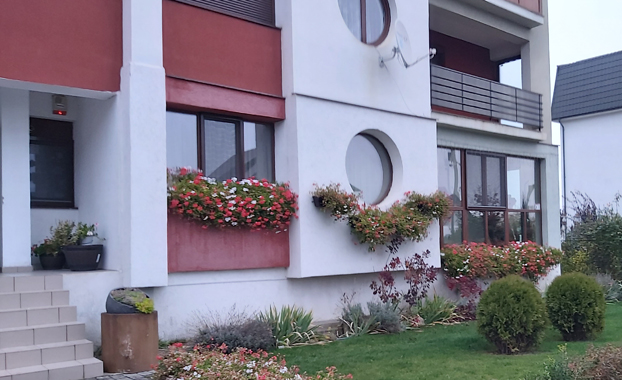 apartament 2 dorice albu anonymous piatra neamt apartament 2 dorice albu